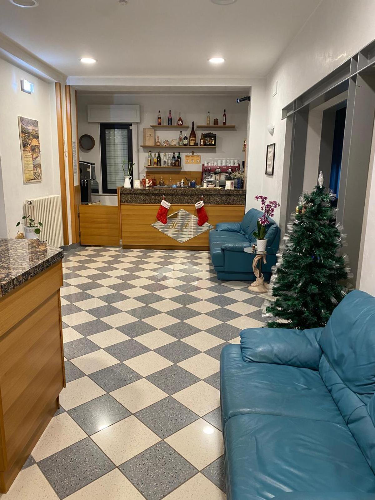 Hotel Ferrara تْشيانشانو  تيرمي المظهر الخارجي الصورة