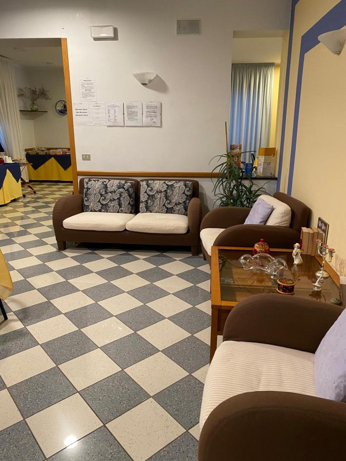 Hotel Ferrara تْشيانشانو  تيرمي المظهر الخارجي الصورة