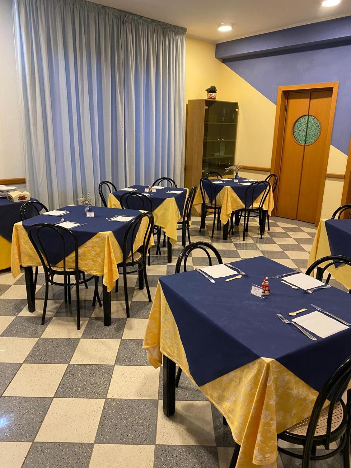 Hotel Ferrara تْشيانشانو  تيرمي المظهر الخارجي الصورة